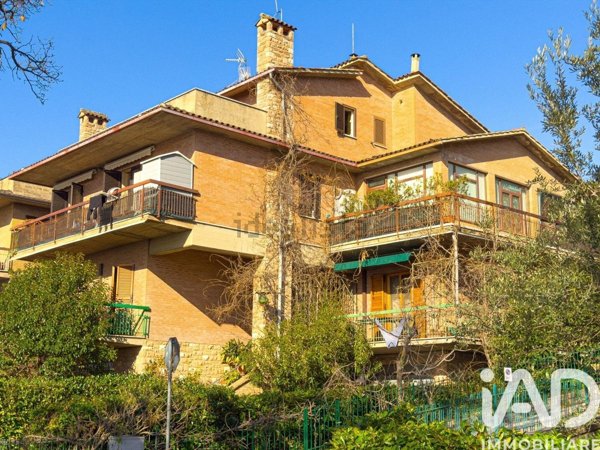 casa semindipendente in vendita ad Assisi