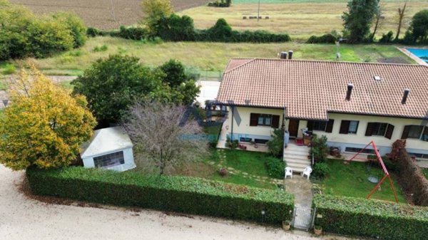 casa indipendente in vendita ad Assisi