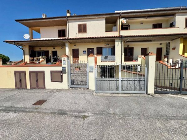 appartamento in vendita ad Assisi in zona Petrignano