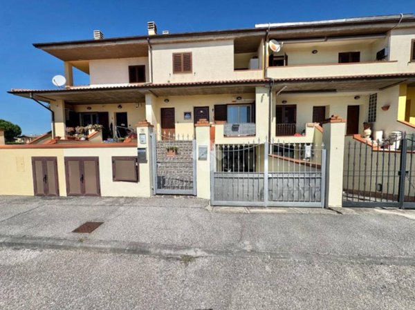 appartamento in vendita ad Assisi in zona Petrignano