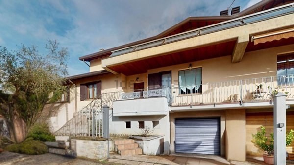 casa indipendente in vendita ad Assisi in zona Palazzo