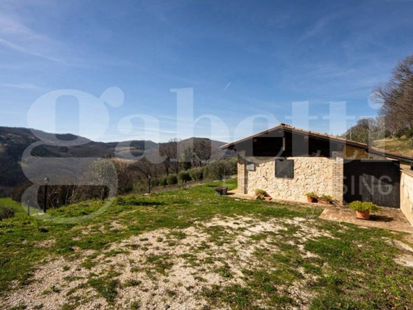 casale in vendita ad Assisi in zona Porziano