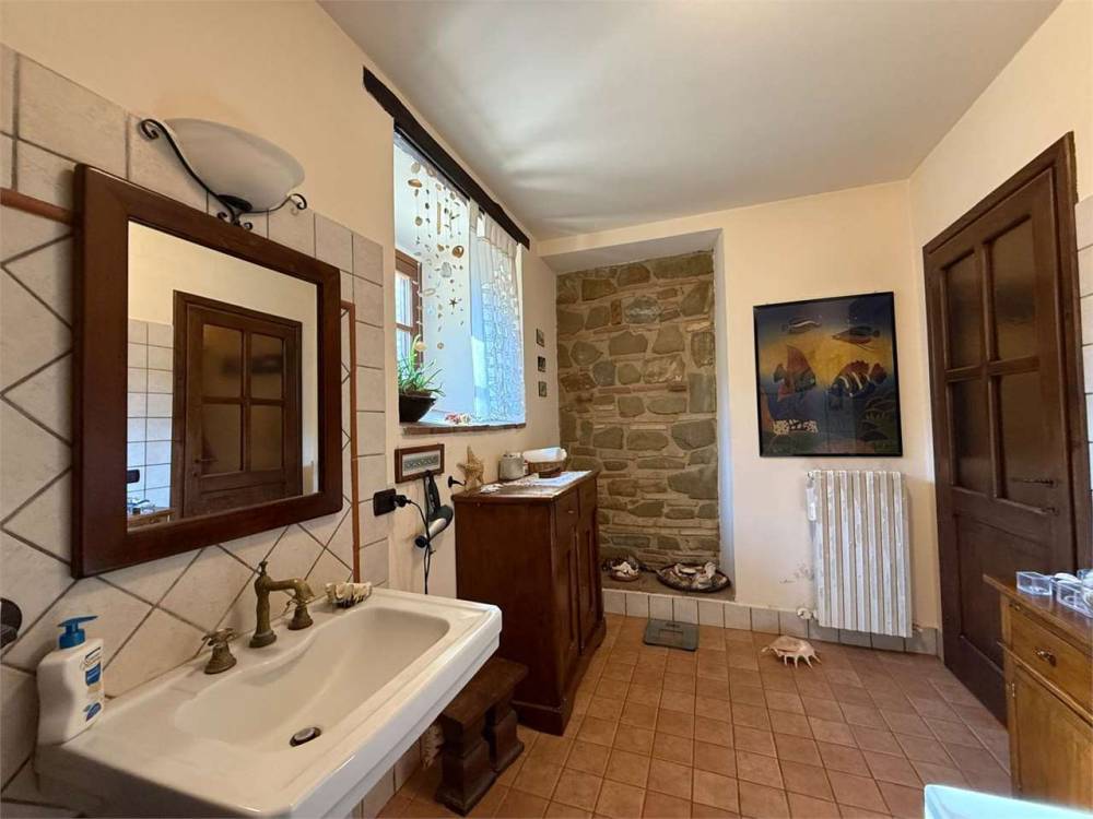 casa indipendente in vendita ad Assisi in zona Palazzo