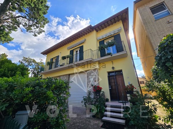 casa indipendente in vendita ad Assisi in zona Santa Maria degli Angeli