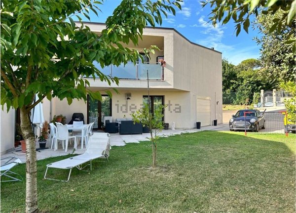 casa indipendente in vendita ad Assisi in zona Palazzo