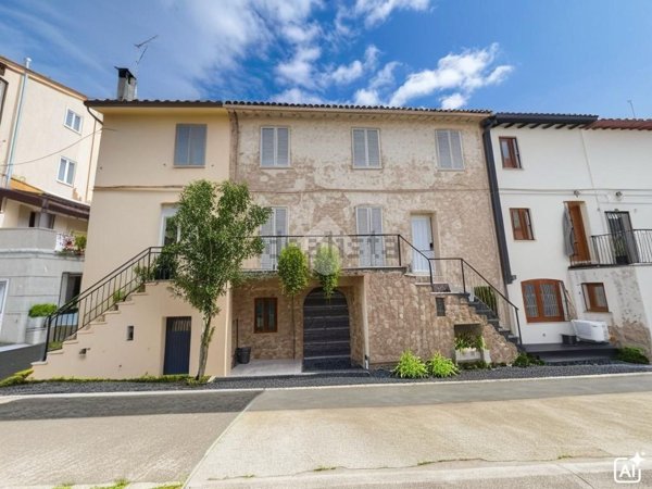 quadrivano in vendita ad Assisi in zona Torchiagina