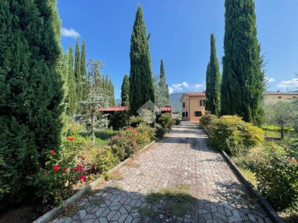 casa indipendente in vendita ad Assisi in zona Rivotorto