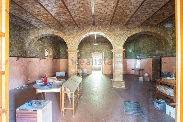 esavano in vendita ad Assisi