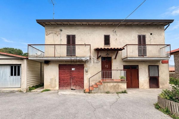 casa indipendente in vendita ad Assisi in zona Torchiagina