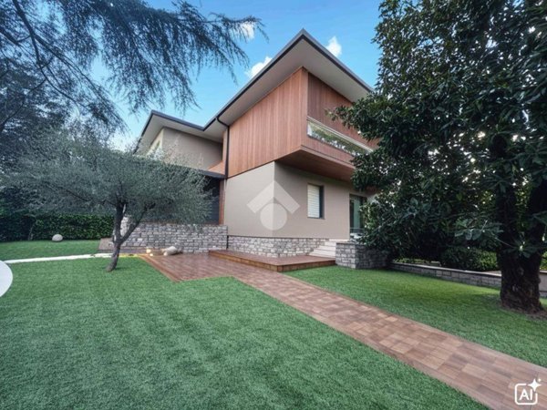 casa indipendente in vendita ad Assisi in zona Santa Maria degli Angeli