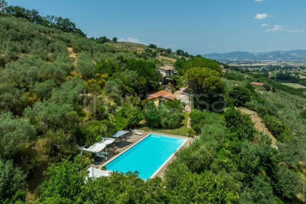 casa indipendente in vendita ad Assisi