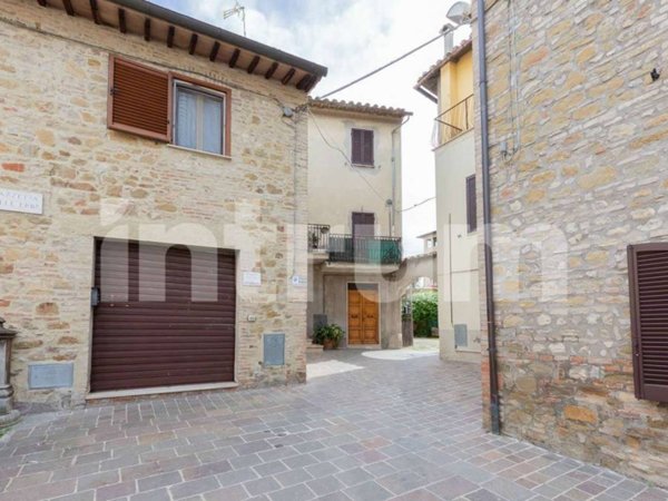 appartamento in vendita ad Assisi in zona Petrignano