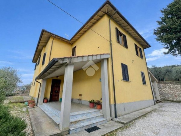 casa indipendente in vendita ad Assisi in zona Palazzo