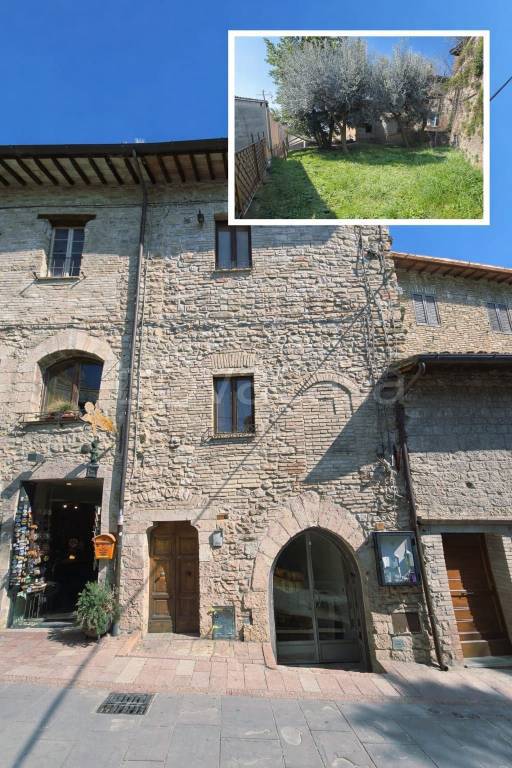 casa indipendente in vendita ad Assisi