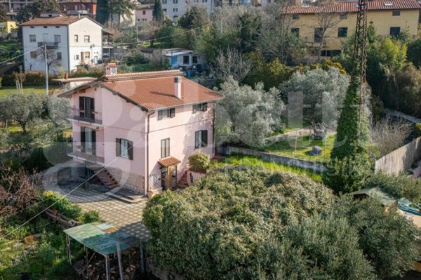 casa indipendente in vendita ad Assisi in zona Viole