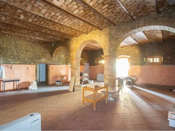 negozio in vendita ad Assisi in zona San Gregorio