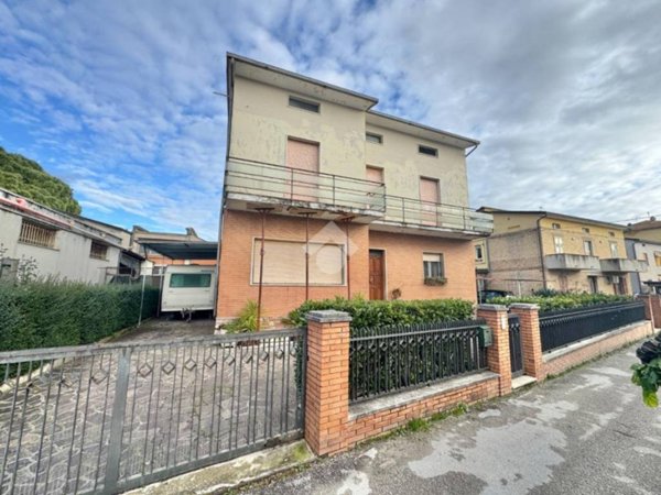 casa indipendente in vendita ad Assisi in zona Petrignano