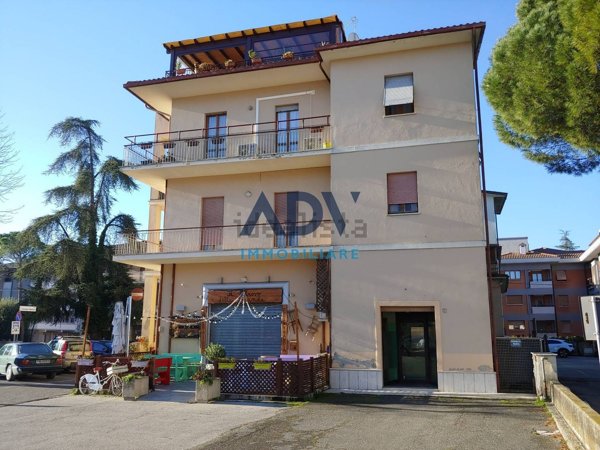 locale commerciale in vendita ad Assisi in zona Santa Maria degli Angeli