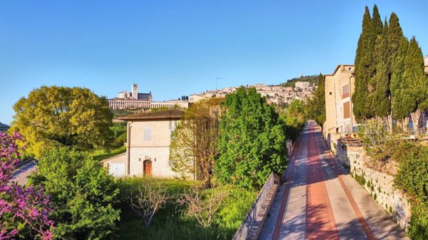casa indipendente in vendita ad Assisi