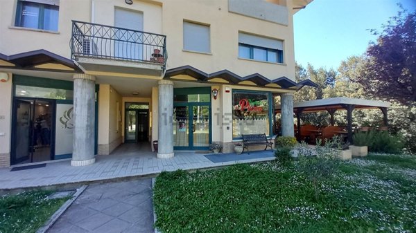 ufficio in vendita ad Assisi in zona Capodacqua