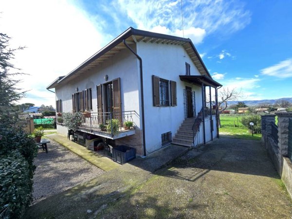 casa indipendente in vendita ad Assisi in zona Capodacqua