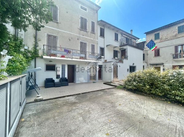 appartamento in vendita ad Assisi in zona Tordandrea