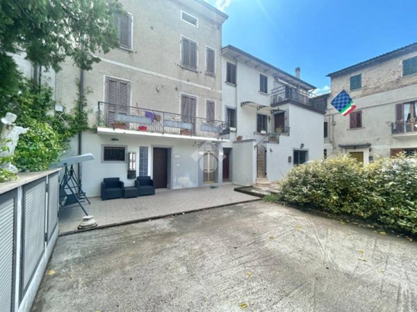 appartamento in vendita ad Assisi in zona Tordandrea