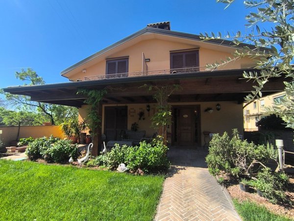 casa indipendente in vendita ad Assisi in zona Capodacqua