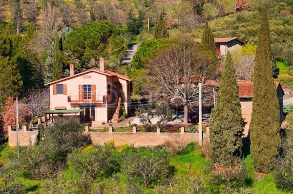 casa indipendente in vendita ad Assisi in zona Palazzo