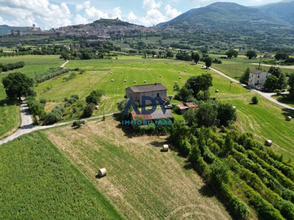 casa indipendente in vendita ad Assisi