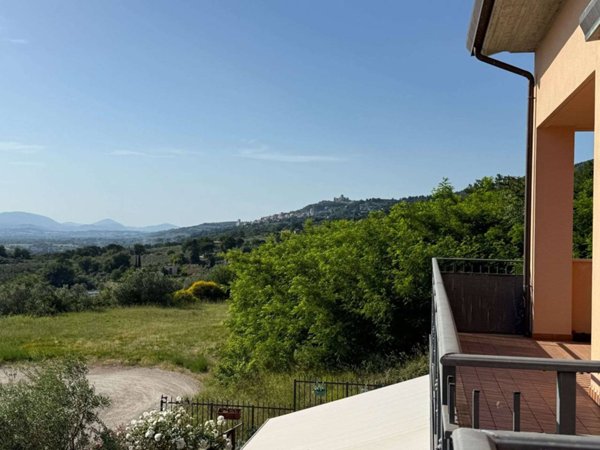 appartamento in vendita ad Assisi in zona Viole