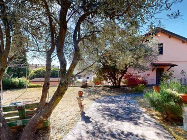casa indipendente in vendita ad Assisi in zona Viole