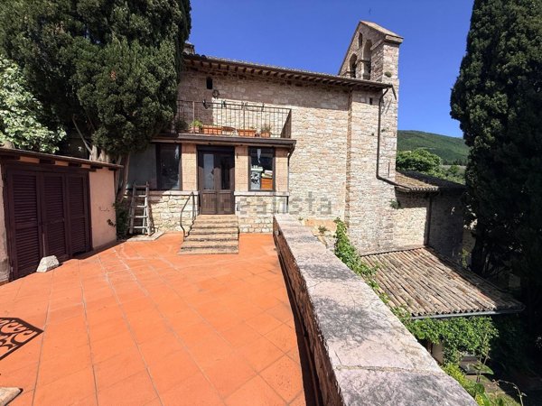 casa indipendente in vendita ad Assisi
