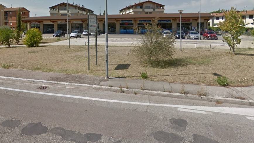 negozio in vendita ad Assisi in zona Santa Maria degli Angeli