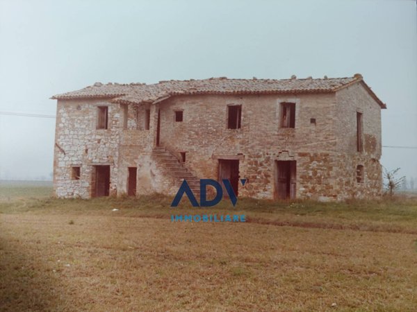 casale in vendita ad Assisi in zona Castelnuovo