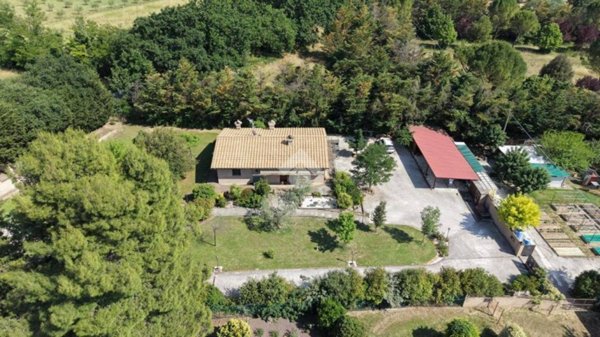 casa indipendente in vendita ad Assisi in zona Rivotorto