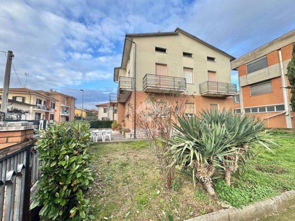 casa indipendente in vendita ad Assisi in zona Petrignano