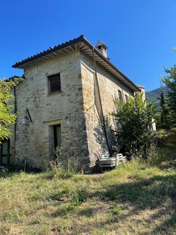 casa indipendente in vendita ad Assisi in zona Rivotorto