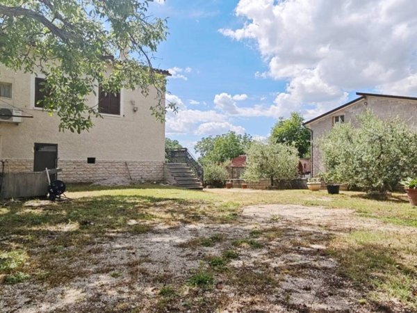 casa indipendente in vendita ad Assisi