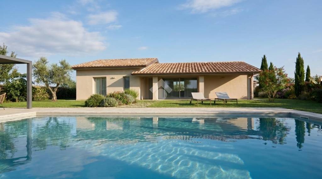 casa indipendente in vendita ad Assisi in zona Castelnuovo