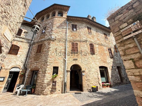 esavano in vendita ad Assisi