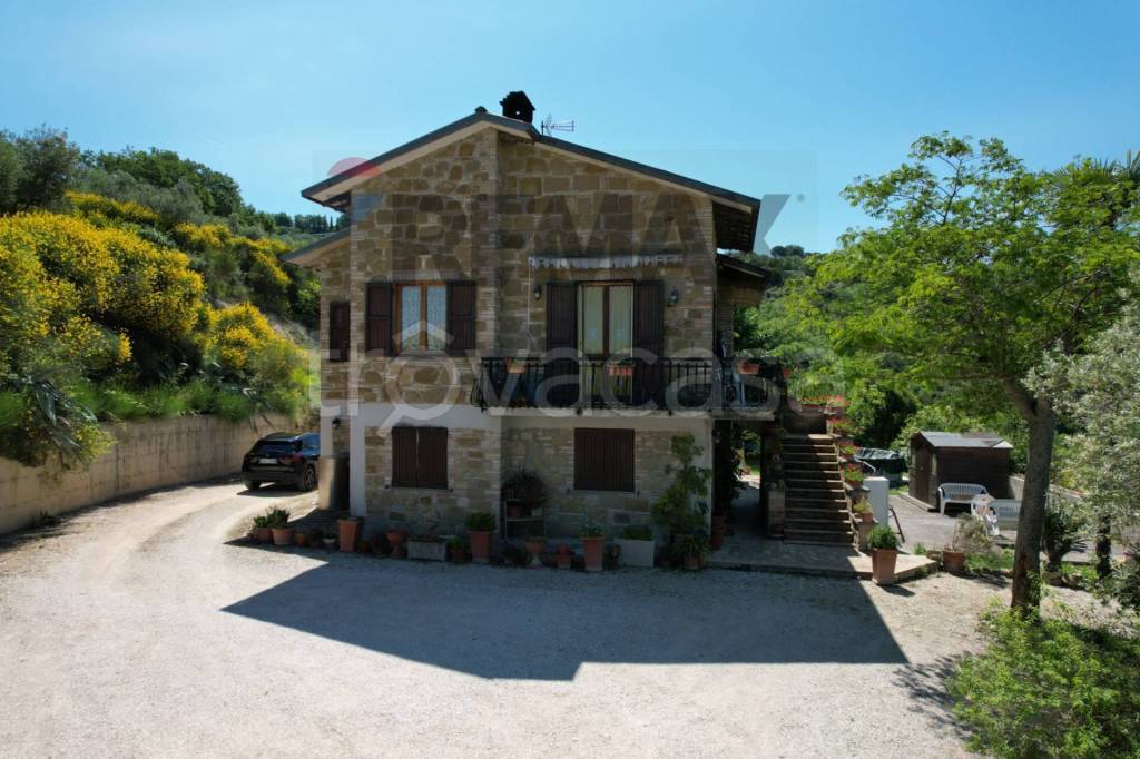 casa indipendente in vendita ad Assisi in zona Rocca San Angelo