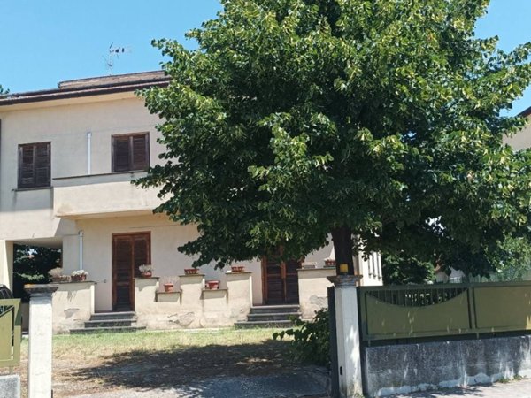 casa indipendente in vendita ad Assisi in zona Petrignano