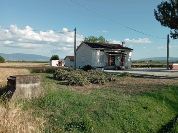 casa indipendente in vendita ad Assisi in zona Rivotorto