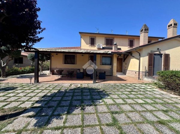casa indipendente in vendita ad Assisi in zona Castelnuovo