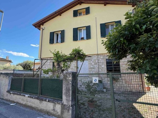 casa indipendente in vendita ad Assisi in zona Santa Maria degli Angeli
