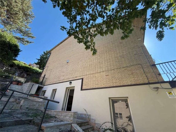 casa indipendente in vendita ad Assisi in zona Santa Maria degli Angeli