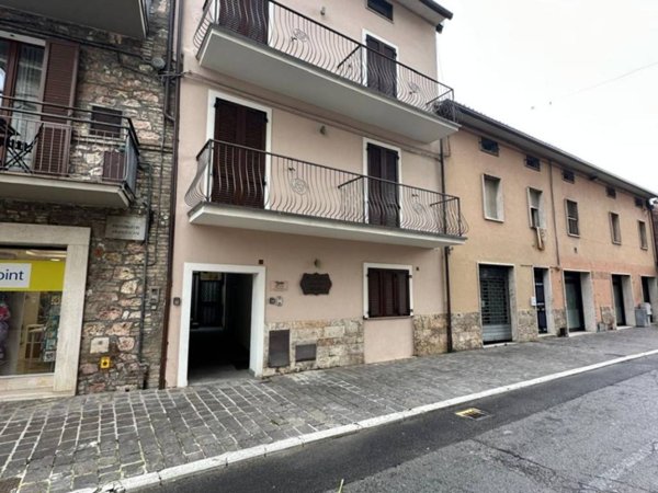intera palazzina in vendita ad Assisi in zona Santa Maria degli Angeli