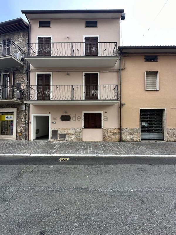 casa indipendente in vendita ad Assisi in zona Santa Maria degli Angeli