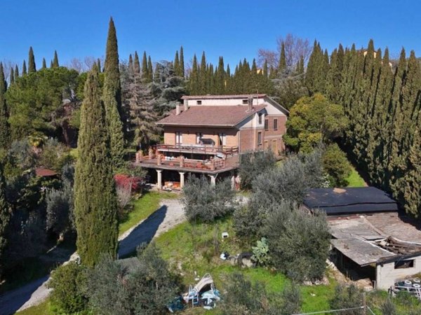 casa indipendente in vendita ad Assisi in zona Palazzo